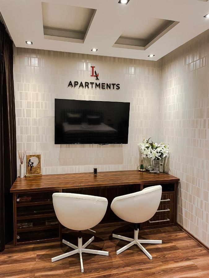 Apartment Lupacova Prag Exteriör bild