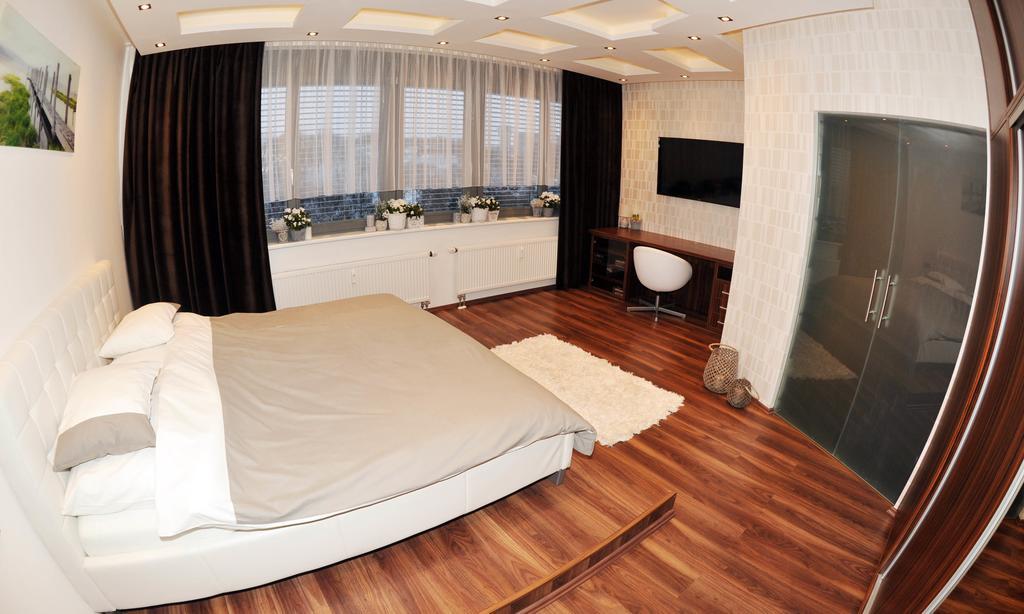 Apartment Lupacova Prag Rum bild